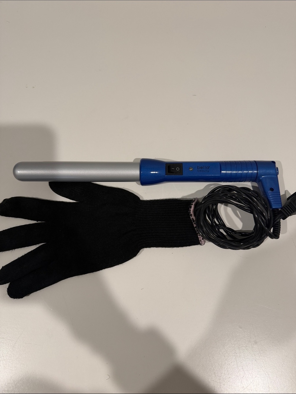 Bella beauty 1 inch curling wand with glove